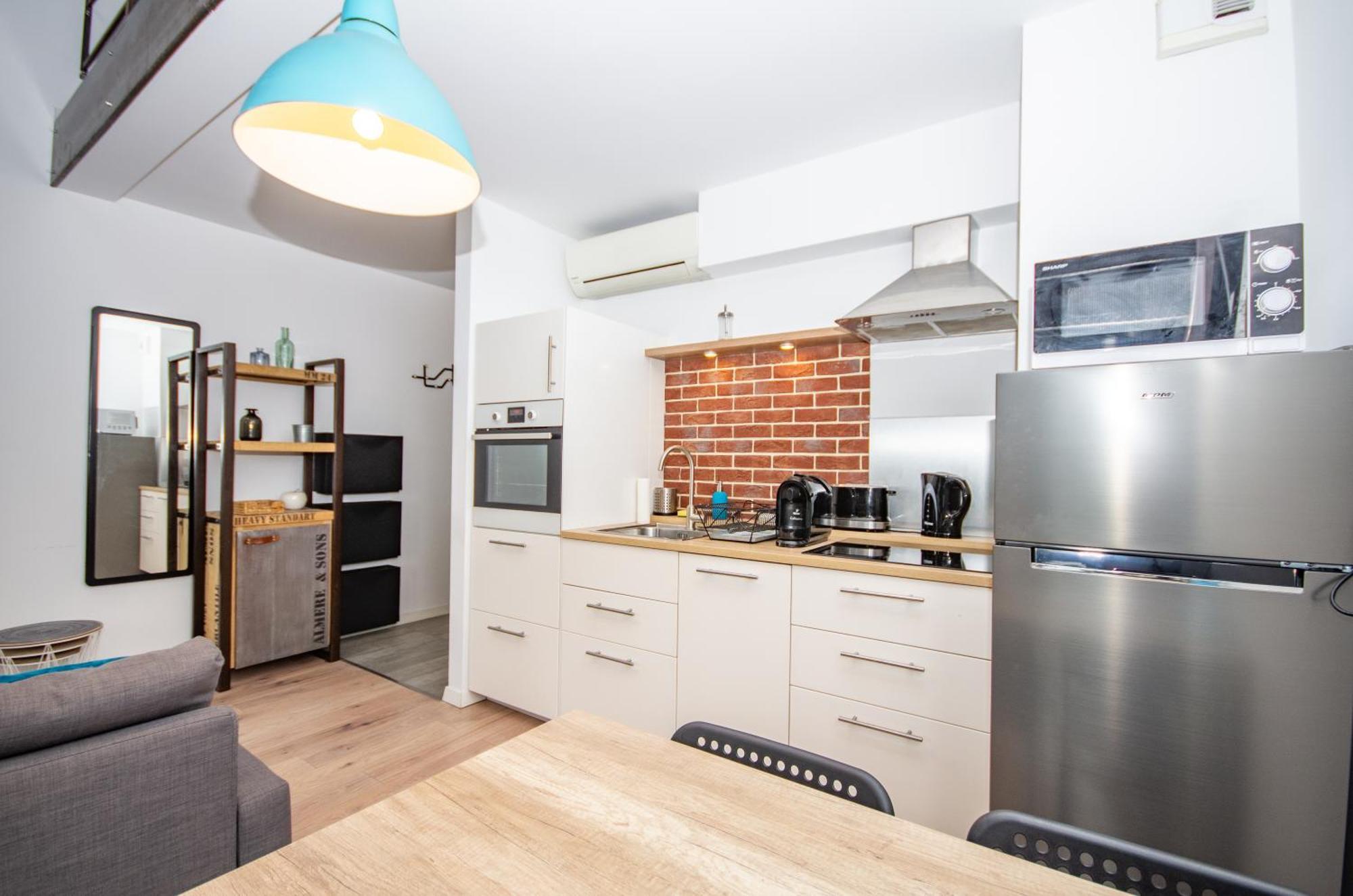 Inpoint Central Suites With Parking Available Краков Номер фото