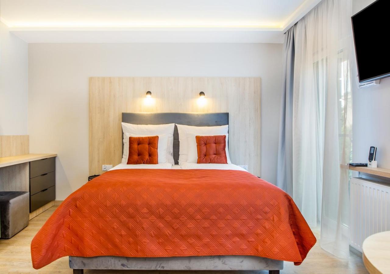 Inpoint Central Suites With Parking Available Краков Экстерьер фото