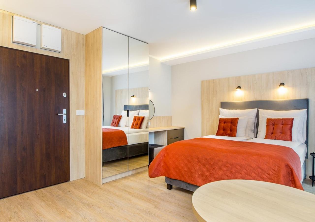 Inpoint Central Suites With Parking Available Краков Экстерьер фото