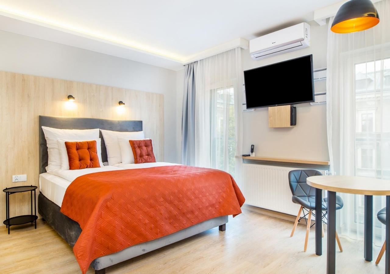 Inpoint Central Suites With Parking Available Краков Экстерьер фото
