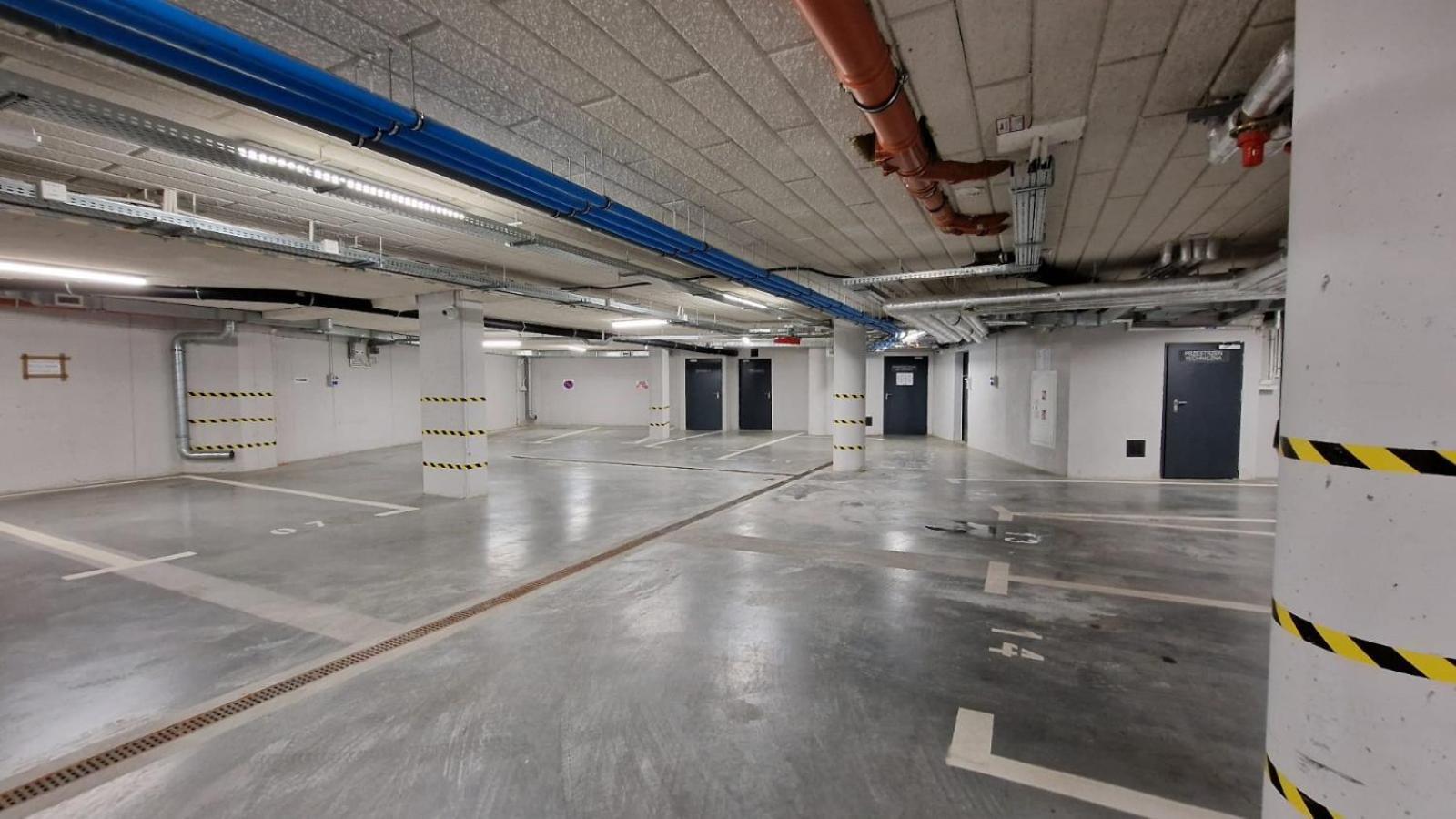 Inpoint Central Suites With Parking Available Краков Экстерьер фото