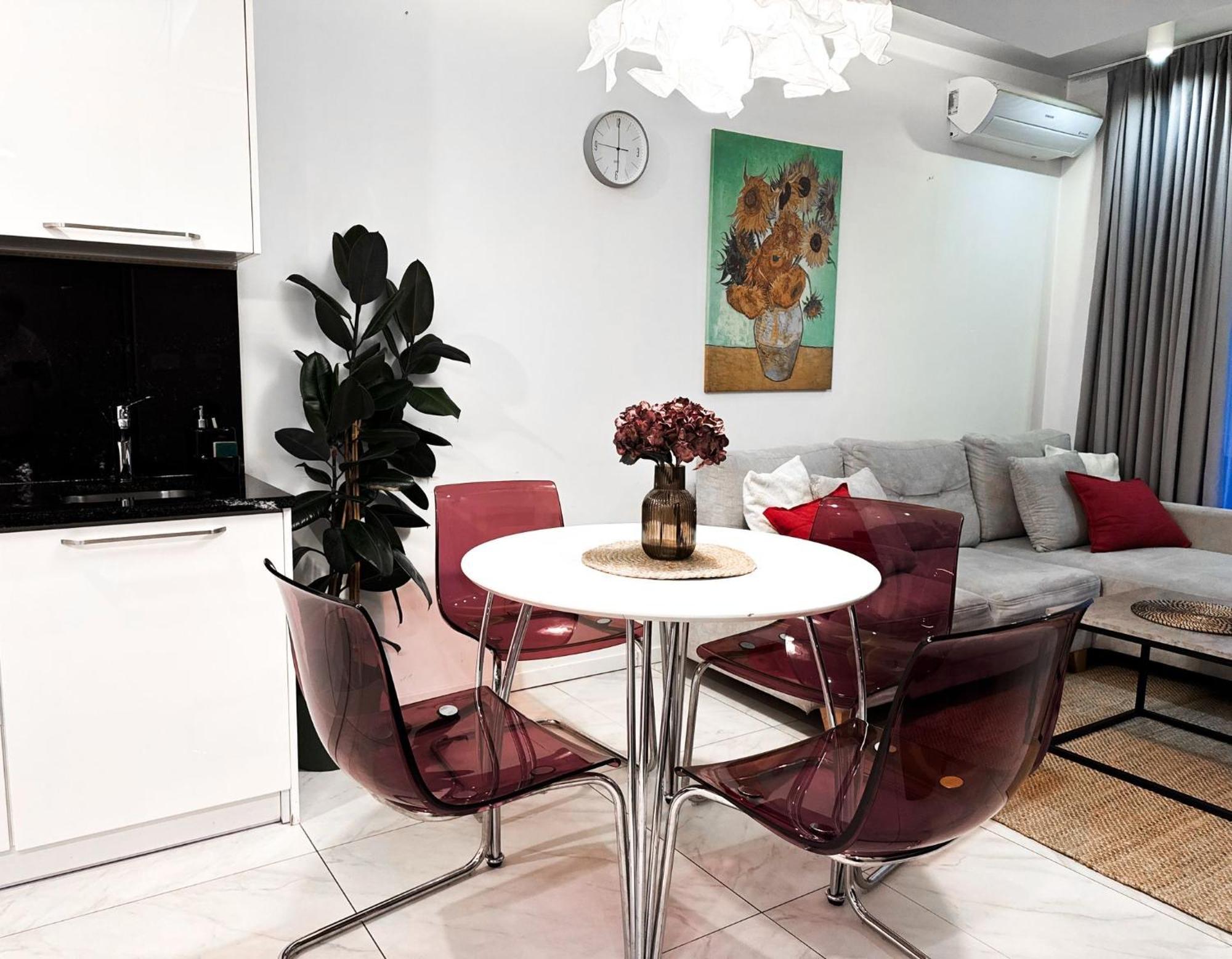 Inpoint Central Suites With Parking Available Краков Экстерьер фото